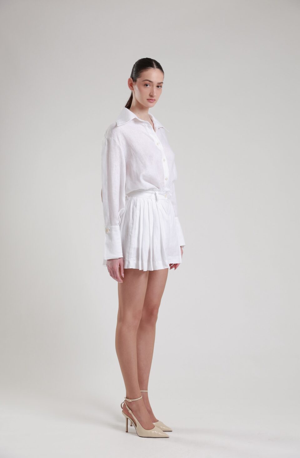 Akrenza White Linen Short